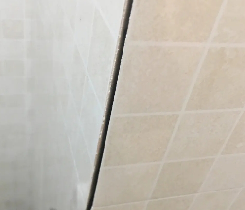 汨罗瓷砖空鼓维修公司分享阳台瓷砖脱落的修复过程可以分为以下几个步骤